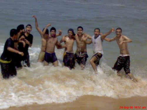 frendz on beach - me n my frendz on beach
