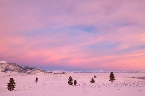 Mono basin, California - Sunrise over the Aeolian Buttes