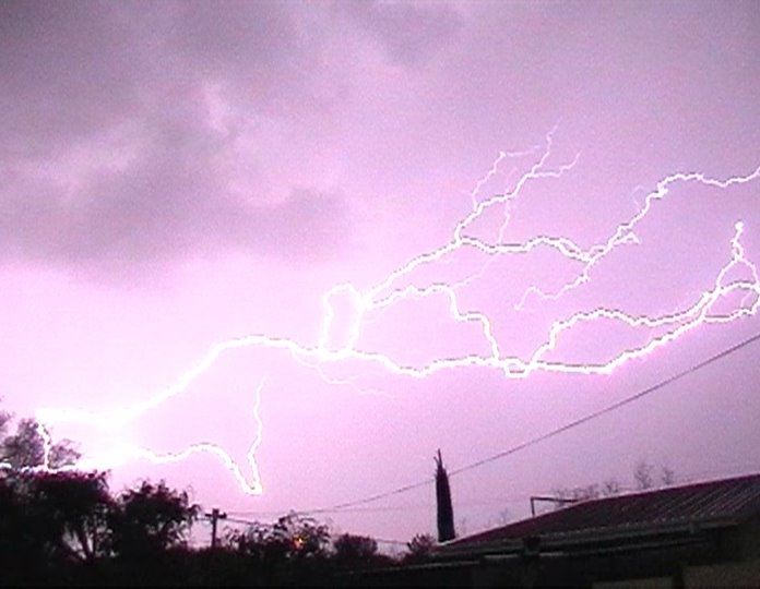 Tempting Friday 13th! - Awesome picture of some really vicious lightning running across the sky on Friday the 13th!