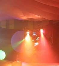 trance vs. techno - it&#039;s the club atmosphere that brings them together but im havin&#039; a hard time differentiating them