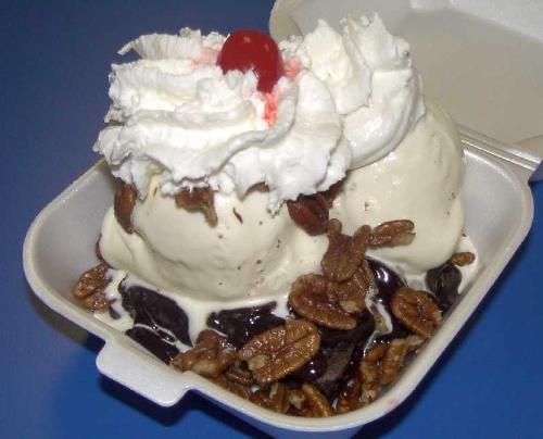 Ice cream Sundae - A picture of a big Ice Cream Sundae