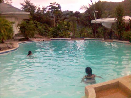 Hidden Paradise Mountain Resort - Very nice view. Great for family vacations. Very cheap and affordable.