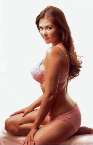 beautiful - whew was once very innocent looking which turned into a very gorgeous girl today.. is she beautiful?