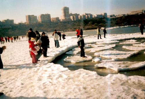 frozen sea - people on the ice