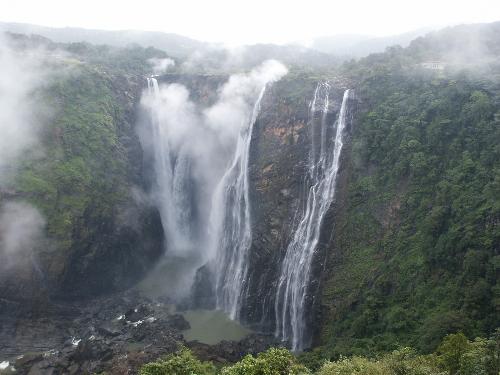 jog falls - this is the picture of jog falls, karnataka, india. beautiful place. and awesome to take pictures of. great place, u just need to visit this beautiful, peaceful place, if u ever visit india.