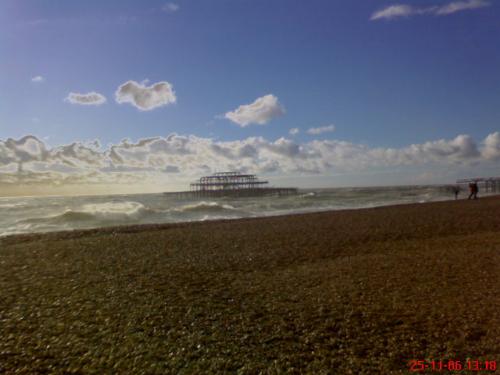 big surf at brighton pier - I went to brighton for the weekend and there was a force 9 gale