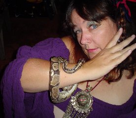 My dance partner. - This is a ball python. I'd like to get an albino python in 2007.