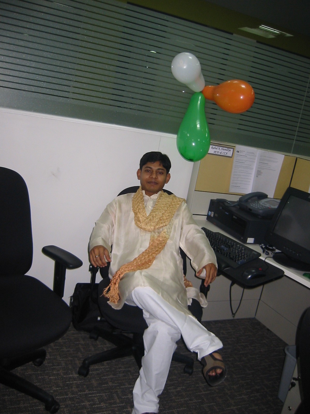 Me in Office on Independence Day - It was nice day in office and I was looking gr8 in the Kurta and Pajama.