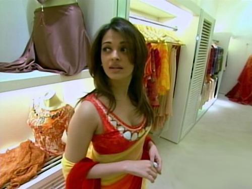 aish - aishwarya rai is doing  sopping