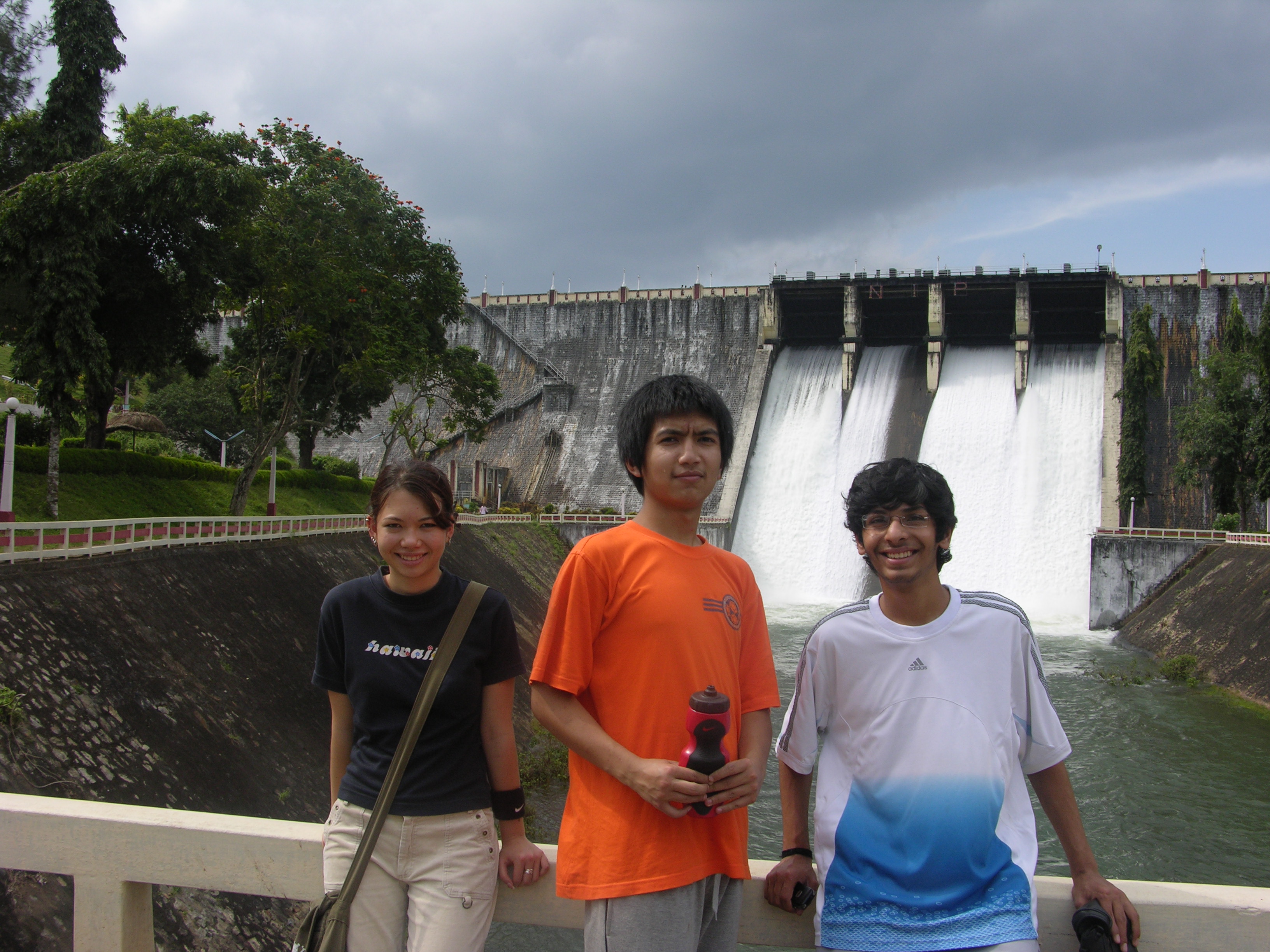 field trip - me, vivek, and shyam during our field trip to the 'peaceful place' sounds fun..it was jus a whole load of yoga and meditation...but it was fun and hot...