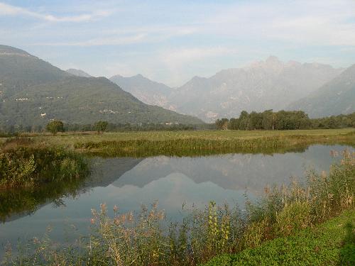 Mountains mirroring in the pond - Panasonic DMC-FZ20 Exposure 1/320 ISO 80