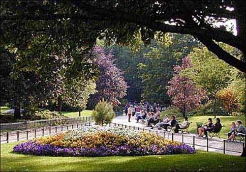 paris... - In a quietly wealthy, residential quarter of Paris not much visited by tourists, the Parc Monceau is frequented by Parisians who desire a beautiful spot to rest, walk, read, and think.