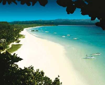 aqua sport... - The island paradise of Boracay is a perfect place for watersports. Here, you can partake in a smorgasbord of exhilirating aqua action - from swimming and snorkeling to scuba diving, windsurfing, sailboating, kayaking, boardsailing, and boating.
