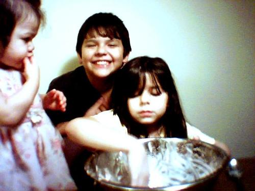 My 3 kids! - These are my babies.Hakim is 10.Yasmine is 7 and the little one,Araceli,is 1 and a half!!