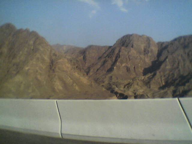 Fujairah - In our route to Fujairah in UAE we pass by this rocky mountains, its a nice view to see a mountain of solid rocks :)
