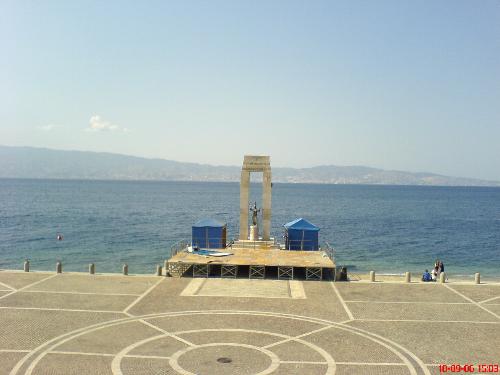 reggio calabria - particolare lungo mare