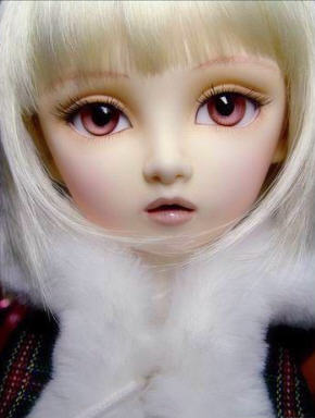 Doll - I like her. She's pretty. There's something in her and it's a mystery ^_~.