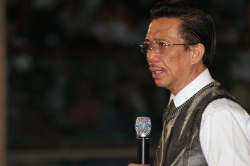 Bro. Eli Soriano - The picture of the world's most sensible preacher in these last days, Bro. Eli Soriano. For samples of his preachings, visit www.truthcaster.com, www.angdatingdaan.com