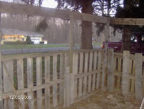 pallet fence - pallet fence