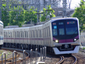 TRAIN in Japan - This is what I used to go to the school.