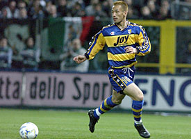 Hidetoshi Nakata in SERIE A  :) - Nakata is a very good soccer player from my home country,Japan.He played in Italia league and some others as well.