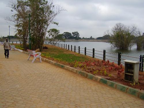 Another Lake in Bangalore-1 - I soemtimes walk around this lake too. It's lovely!