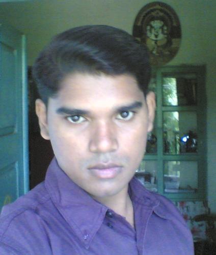 me - this is me at home.. do u think i'm looking good?
