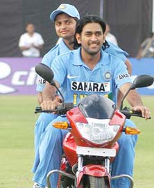 dhoni - my favorite cricketer dhoni