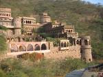 Fort - Neemrana Fort Palace