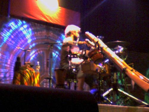 xavier rudd live in concert - he is such a talented person