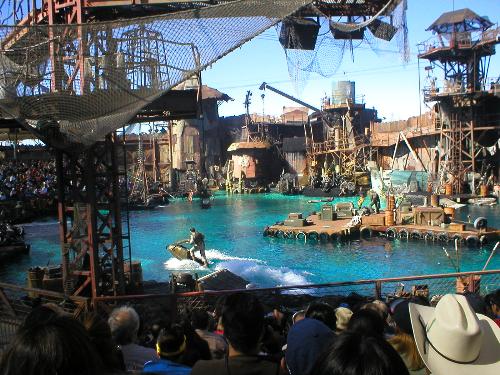 Photos at at the Waterworld set - These are my photos during my trip to  Universal Studios.i've visited different movie sets during my visit to universal studios. One of them is the set of Waterworld.It's really fun being able to experience a live movie set performance. I just stared in wonder and awe. It's really a great experience for me.