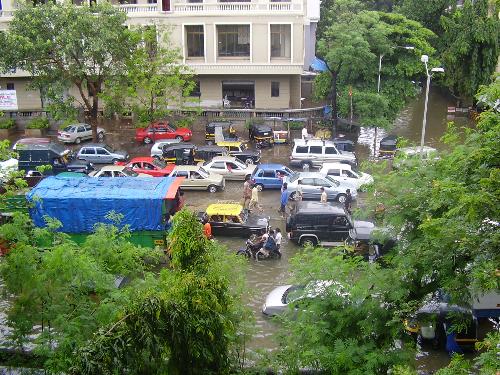 unfortunate scene in Mumbai - Hi friends, we are there in Mumbai on that miserable day.