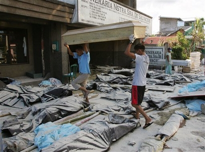 Typhoon in Bicol, Philippines kill thousands of pe - Typhoon in Bicol, Philippines kill thousands of people