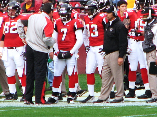 Washington Redskins vs. Atlanta Falcons pt. 9 - Micheal vick aka. the superman of football on the sideline.