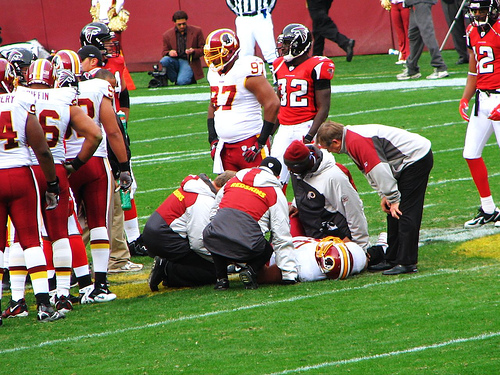 Washington Redskins vs. Atlanta Falcons pt. 14 - One of the washington redskins players got hurt on the field.