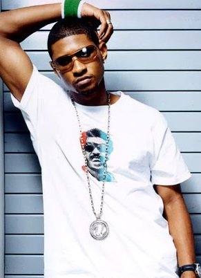 Usher Hip Hop Dance - Usher Raymond IV began singing when he was six years old, joining the local church choir at the behest of his mother, Jonnetta Patton, who acted as choir director. Patton, a single mom, raised Usher and his younger brother, James, in Chattanooga, Tennessee, before moving the family to Atlanta, Georgia, when Usher was 12 years old. Cited by the singer as his best friend, Usher's mother continues to guide the teen star's career as his manager, a duty she assumed after quitting her full-time office job several years ago. Upon moving to Atlanta, Usher began participating in various local talent shows. It was at one such exhibition, in 1992, that he was spotted by Bryant Reid, brother of Antonio Reid, the famed R&B producer and co-president (with 'Kenneth Babyface' Edmonds' ) of LaFace Records. Bryant arranged for Usher to audition for his brother, and the popular producer was immediately taken with the young singer's precocious talent--legend has it that Reid offered Usher a contract on the spot. Usher recorded and released his debut album on LaFace in 1994. The record, which was co-executive-produced by Reid and Sean 'P. Diddy' Combs, generated the minor hit 'Think of You'. Usher was only 14 when he worked on the album, and puberty proved somewhat of an impediment to the process.