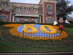 Disney Land  vacation photos - These are the photos my friends and I took during our road trip to Los Angeles California.  We've also visited Disneyland during our stay in Los Angeles. It was my first time in Disneyland. It feels like my dream as a child came true. I always watch Mickey mouse cartoon on tv and now i'm in Mickey's world. What a great experience. It's so nice to be a kidd again, even for a short while.