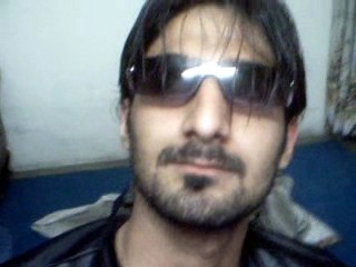 ITs my photo u can c i am so sweet and good lookin - its my last 2weeks photo i toook it when i was at my friends home i think i was looking so great thats day and i think that .......me looks so hot and sweet buddy .......u tell me howz i am looking in this pic
