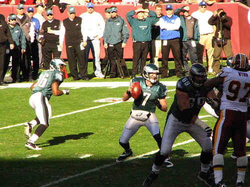 Washington Redskins vs. Phlidephia Eagles pt. 27 - Philly's qb doing his 3 step drop.