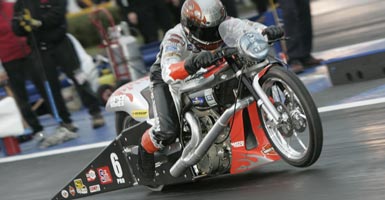 HarleyDrag Racing - This is a wild ting to see in preson,an fun!!
