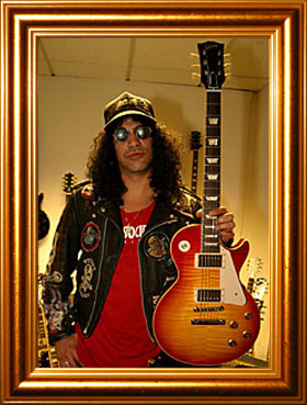 slash :) - i liket u play guitar Slash