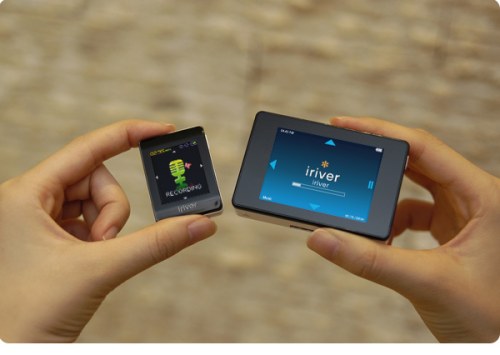 mp3 players - These are the best mp3 players for me. They have everythink I want. Enought memory for mp3s and movies, big screen (for mp3 player of course), flash games, FM radio, pictures, text, cool design, alarm clock and some other extras. Santa where are you?:]