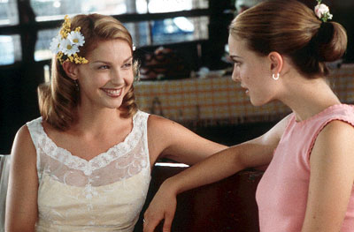 Lexie & Novalee - Ashely Judd (as Lexie) & Natalie Portman (as Novalee) in 'Where the Heart Is'