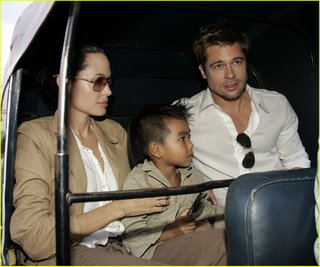 angelina n bradd in india - sum pics wen angelina n bradd visited india for their new movie
