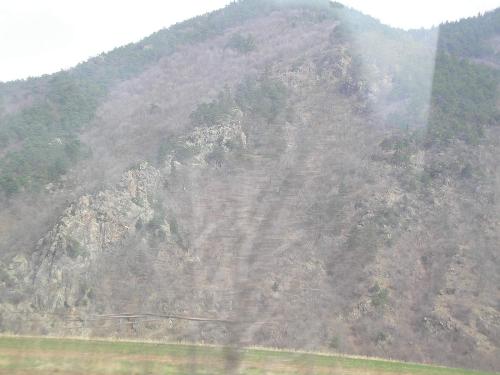 beautiful - Beautiful image, the sky apear from the mountains.