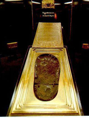 Foot Print of Nabi Muhammad s.a.w - This is the Foot Print of Nabi Muhammad s.a.w was taken from mecca..