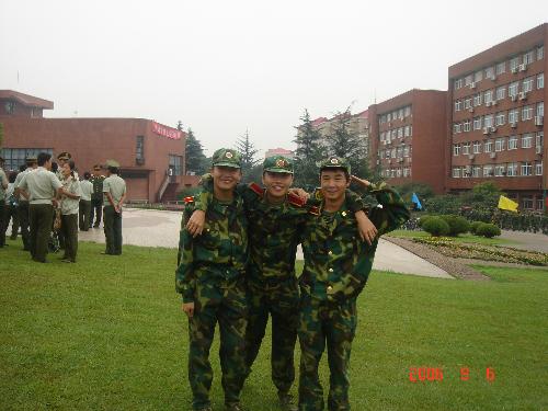 my friend - This is my friend,the background is our university Shanghai Jiao Tong University.Thank you for your viewing