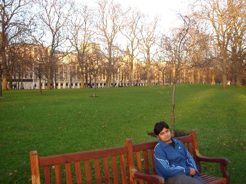 Buckingham Palace - chilling in the gardens..