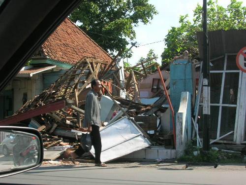 Earthquake in Jogjakarta-Indonesia 4 - Earthquake in Jogjakarta-Indonesia 4
