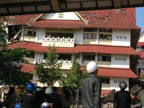 Earthquake in Jogjakarta-Indonesia 7 - Earthquake in Jogjakarta-Indonesia 7